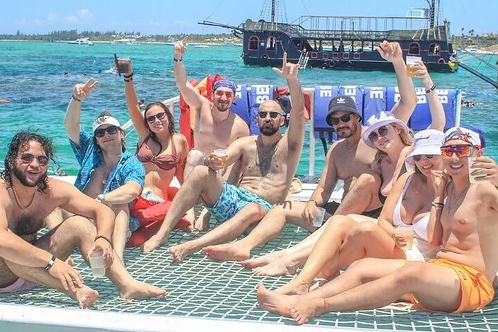 Snorkeling Cruise with Open Bar and Light Snacks - Photo 1 of 6